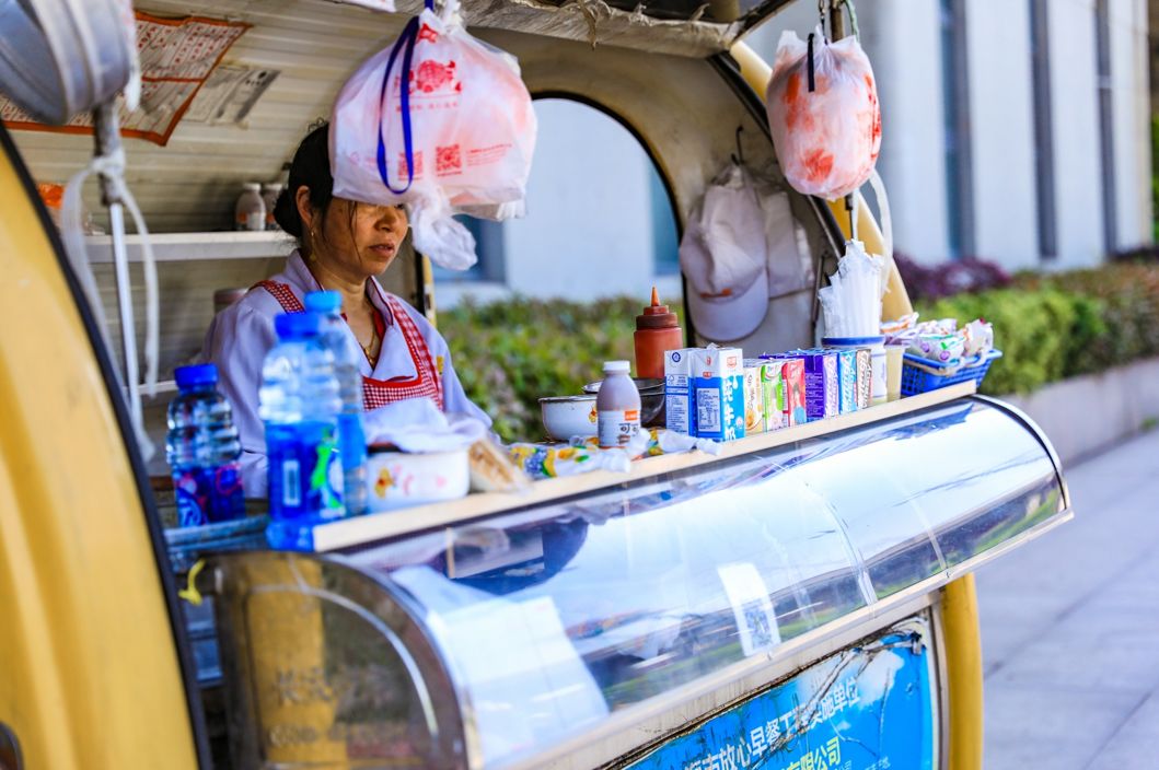 怒超上海月均工资！在农村也能月入过万，网友瑟瑟发抖：求带……