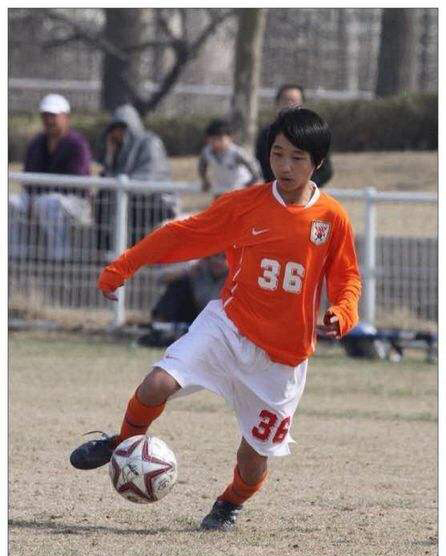 人称“小梅西”的足球天才，被父吹嘘骄傲自满，如今沦为中乙替补