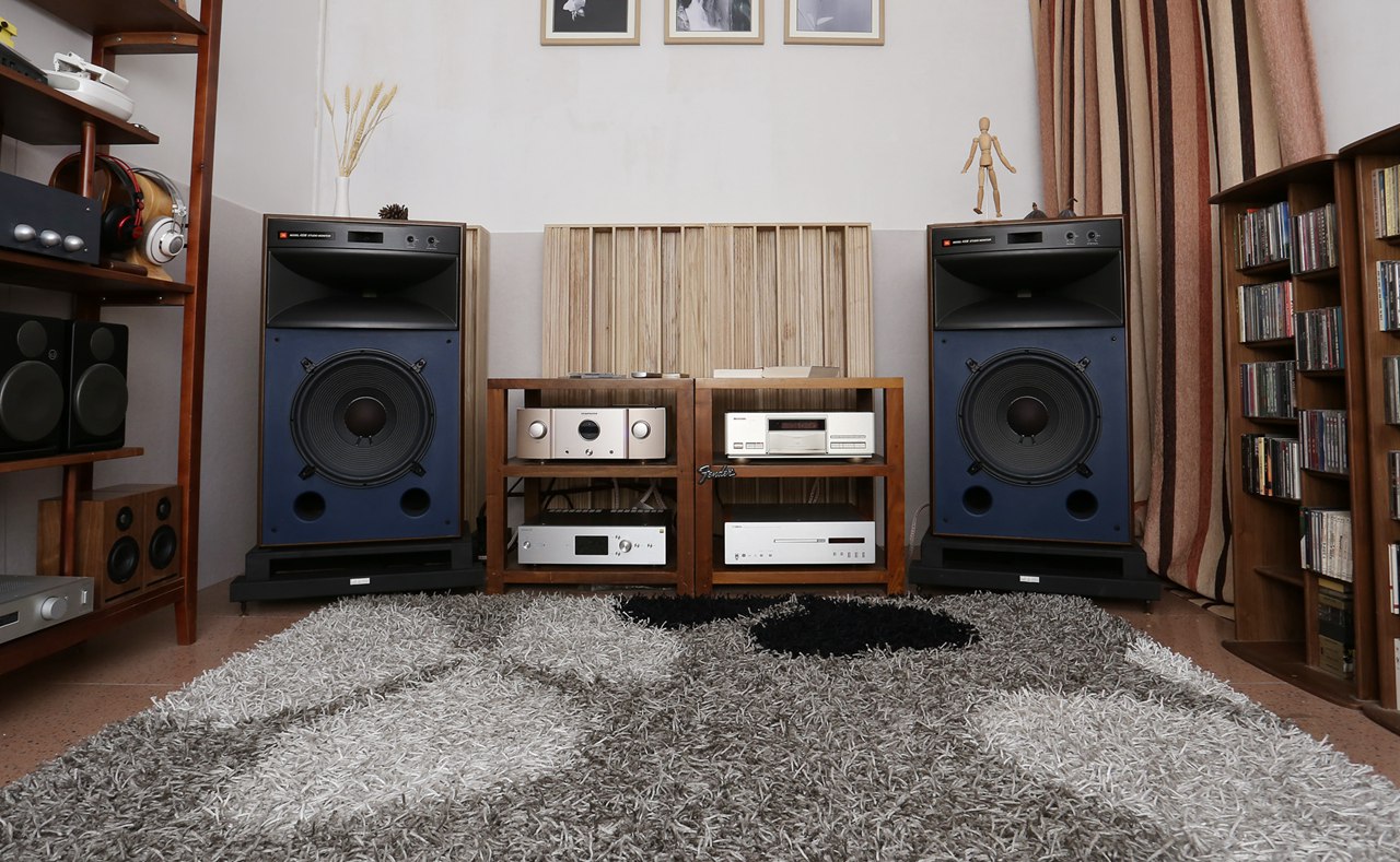 jbl最新监听音箱4338,十万左右汽车音响升级最佳方案