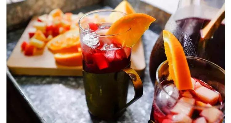 不来杯清酒sangria，人多半是废了