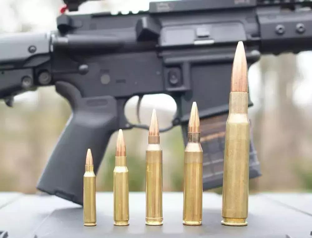 手榴弹被击中会爆炸吗,士兵胸前挂个手雷