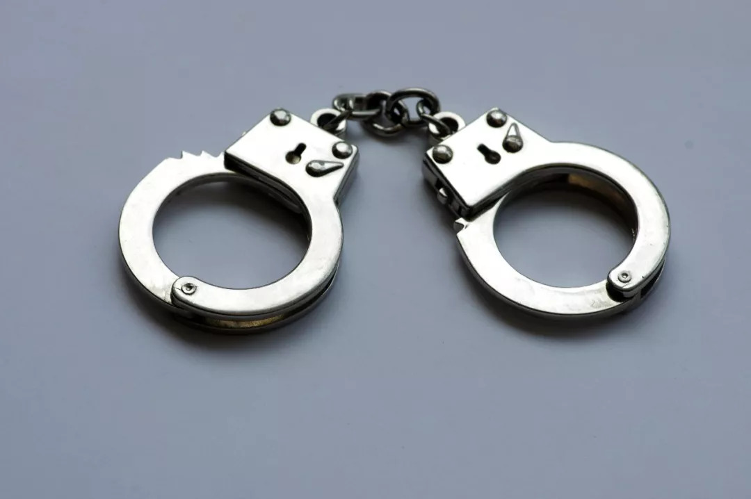 男学生做变性手术新闻,男生做变性手术不料被警察发现