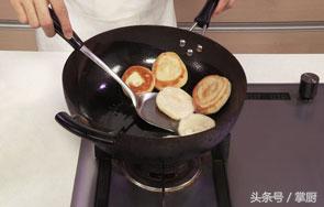 香蕉糯米粉煎饼最简单做法,香蕉煎饼宝宝辅食八个月