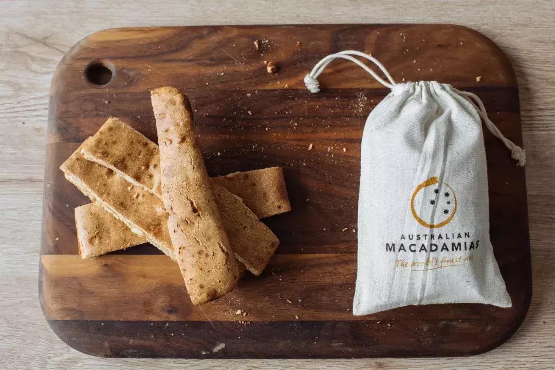 男生叫你多喝热水该怎么怼回去,男生叫你多喝热水穿衣服