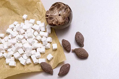 快别吃了！医生说吃多了龟苓膏、阿胶蜜枣、润喉糖、酸梅汤会……