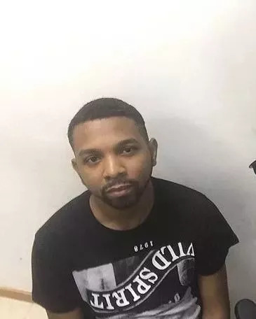 有的纹身的人比没纹身的人干净,纹身给人一种很干净的感觉