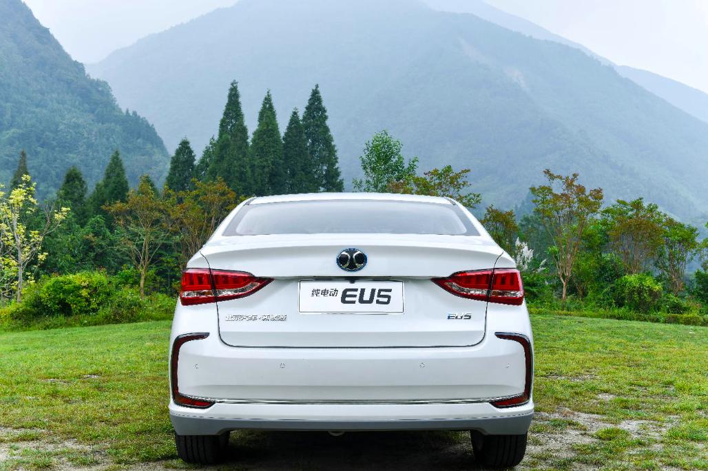 北汽新能源eu5试驾视频,体验新能源