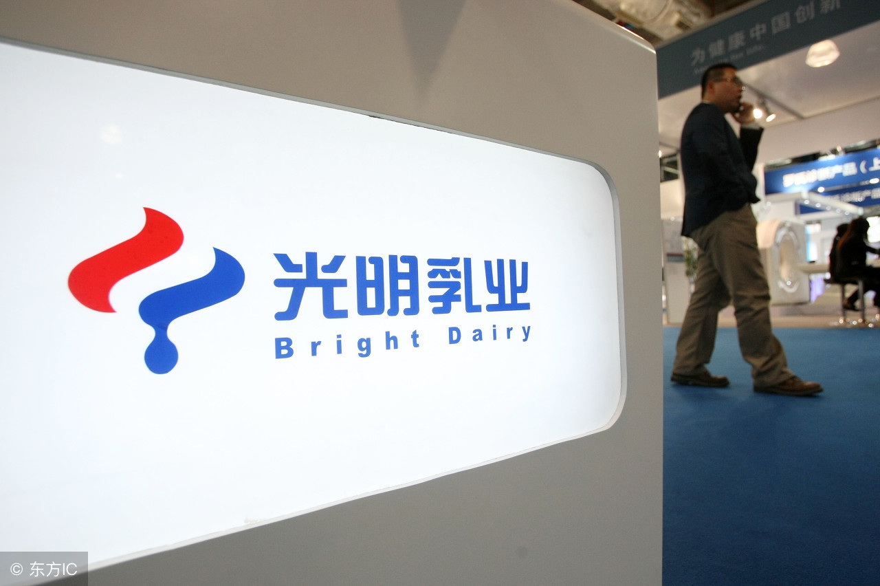 上半年报国产乳业两级分化，蒙牛伊利双雄加速，光明贝因美不给力