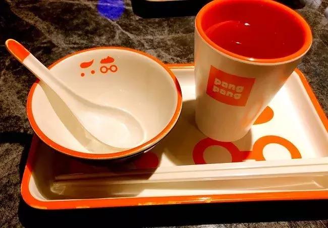 开了100家店依然很难吃的胖哥俩肉蟹煲