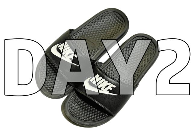 看完员工的鞋子，我哇地一声哭出来