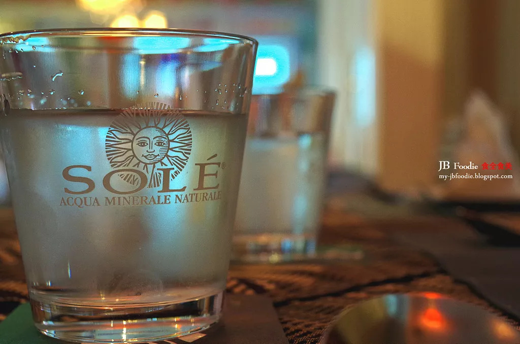 圣培露巴黎水哪个好,巴黎水和圣培露测评