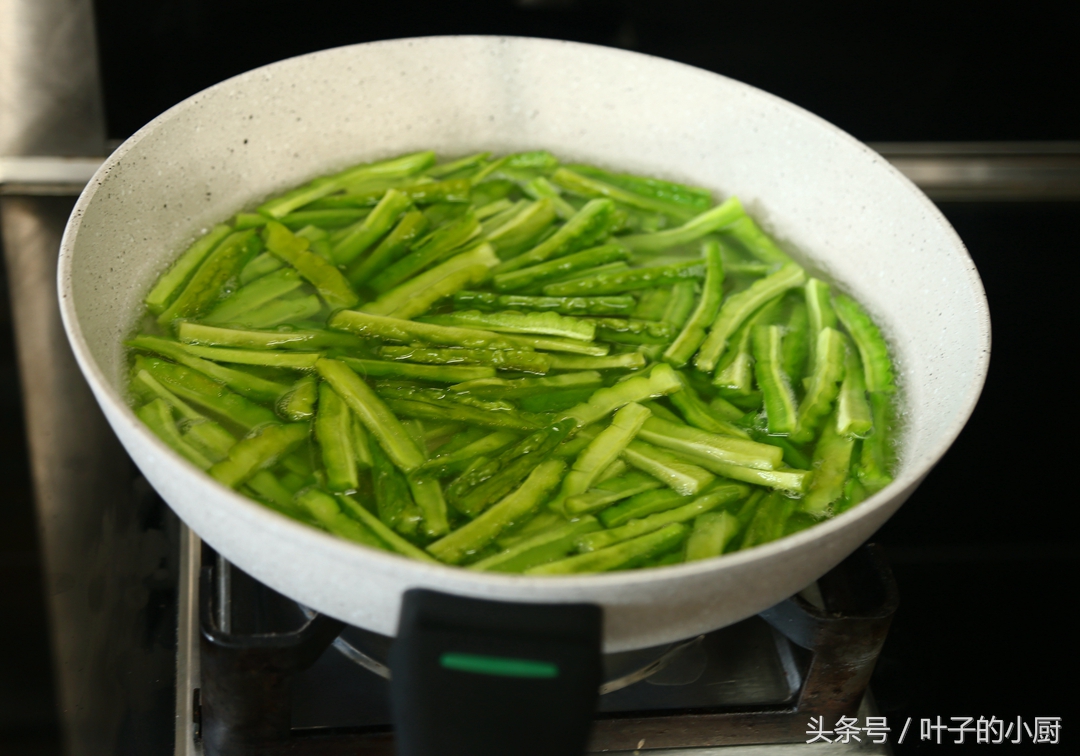 怎么做的苦瓜不苦又脆,苦瓜怎么做才不苦而且还清脆