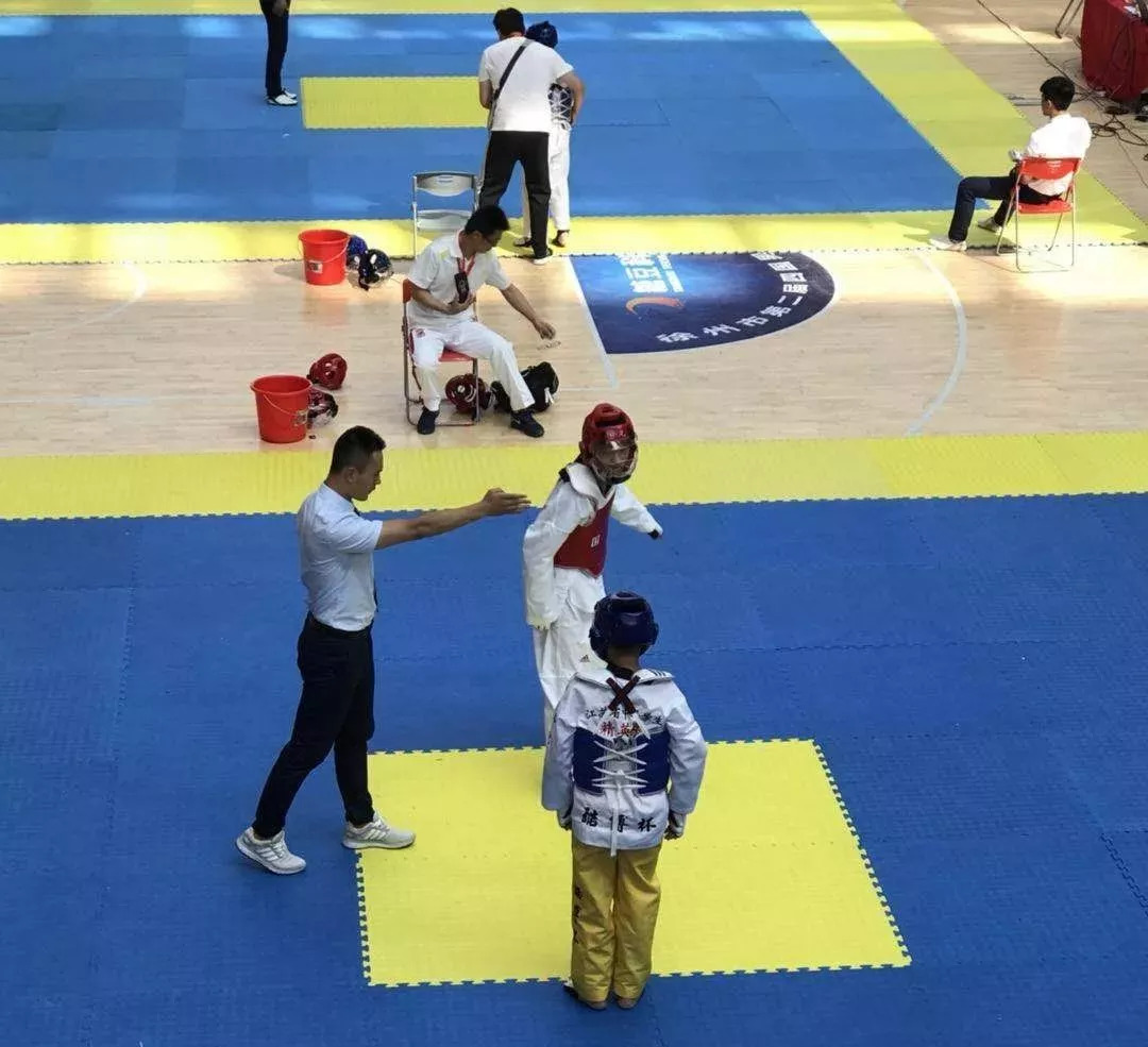 海门体育中心暑假,海门学校体育