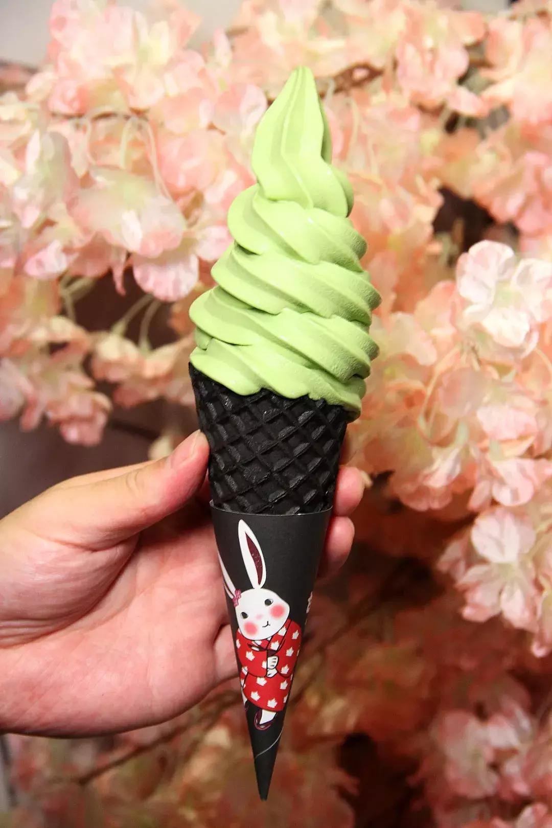 一家抹茶甜品店,日式抹茶味甜品店