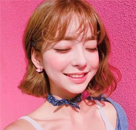 木马烫齐肩短发适合大脸吗,齐肩短发脸大烫什么发好看