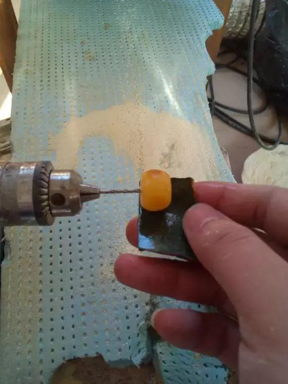 蜜蜡打磨教程戒面,蜜蜡圆珠怎么打磨成桶珠