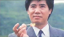 朱江，香港老牌演员，七十年代他都在剧集以英俊的小生形象出现