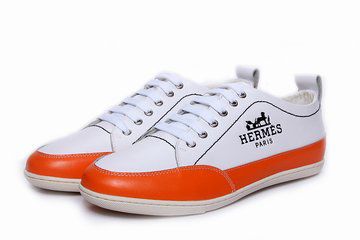 开车的时候千万不能穿这些鞋,这3种鞋子切记不要穿