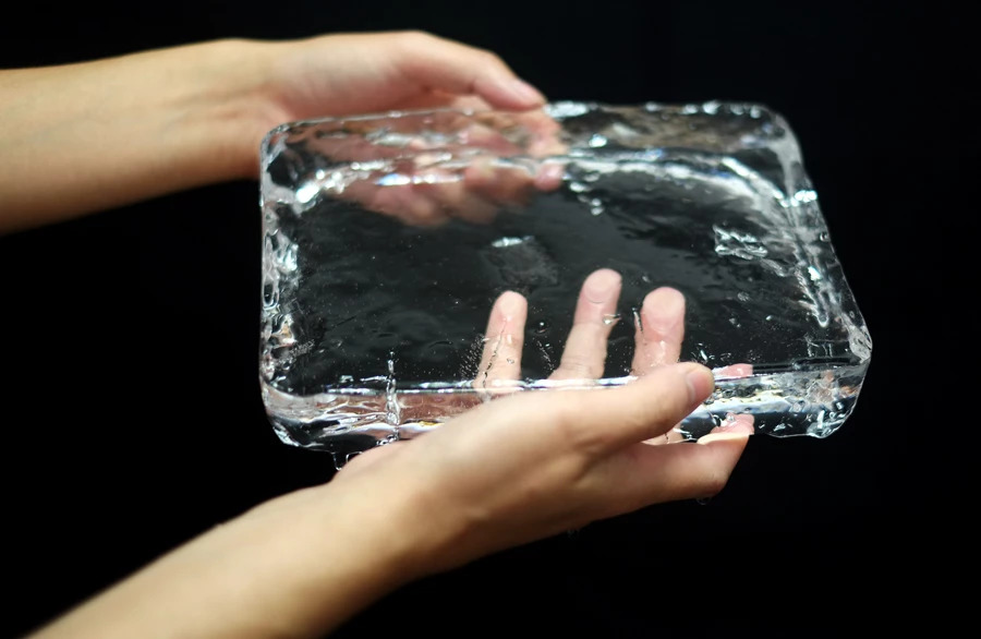 你知道冰块是怎么制作的吗,冰块怎么才能冻得晶莹剔透