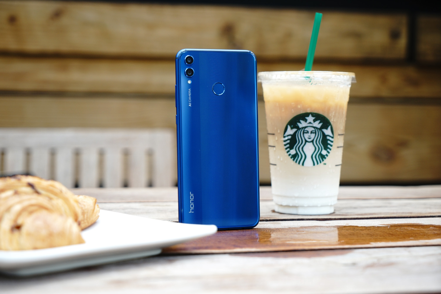 荣耀8x上手评测千元霸屏名不虚传,荣耀八魅海蓝