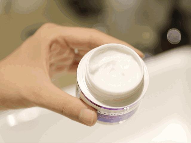 贝嫂和小贝早期采访,贝嫂和小贝相差几岁