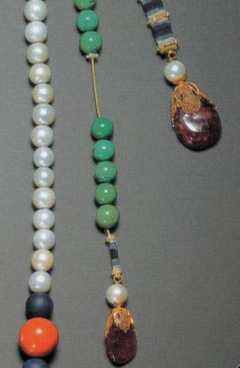 乾隆年间朝珠,乾隆皇帝的朝珠值钱吗