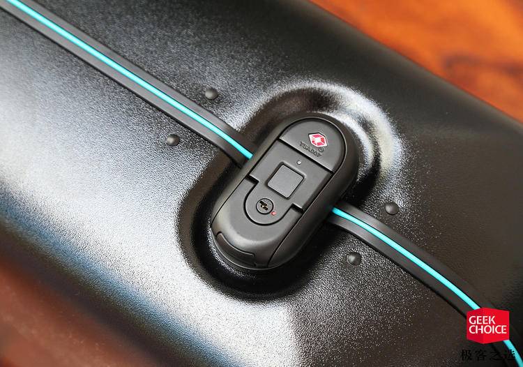 指纹解锁旅行箱,自动旅行箱指纹解锁