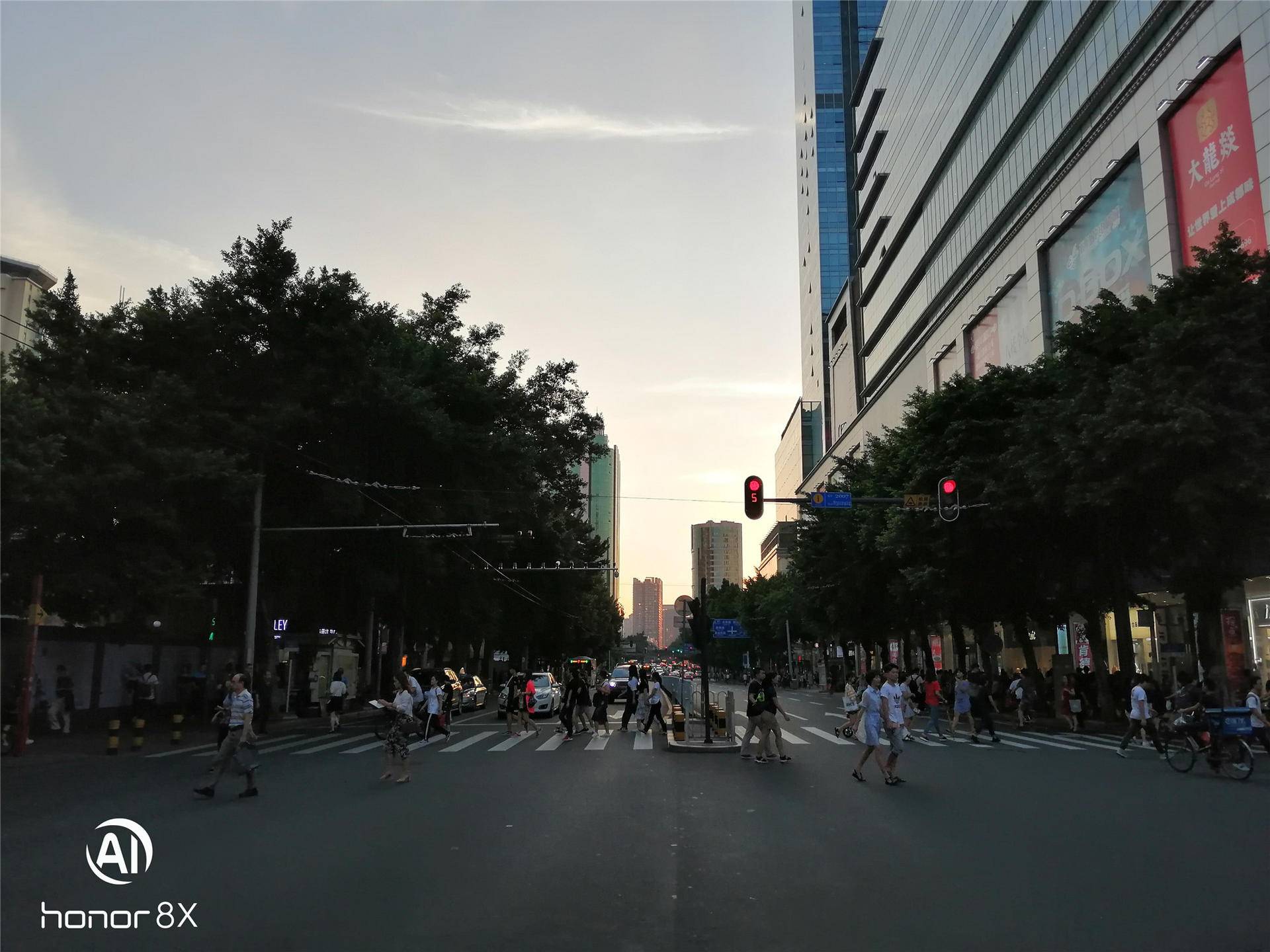 荣耀8x6g+128怎么样,荣耀8x的手机配置是多少