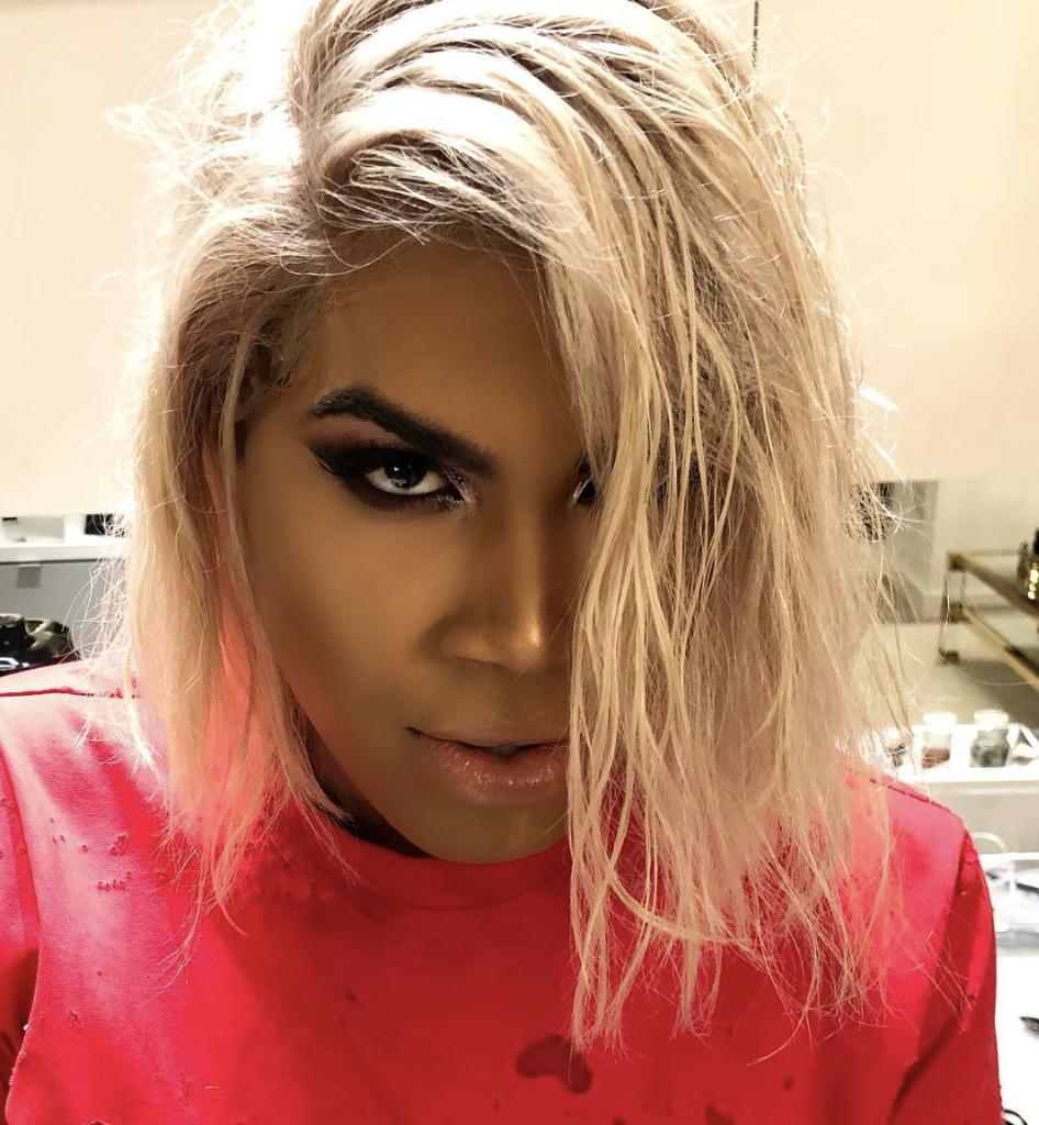 约翰逊和孩子合照,约翰逊儿子扮女装