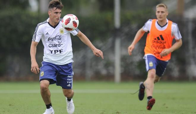 谁都猜不到！阿根廷为梅西暂时封存10号！新队长出炉