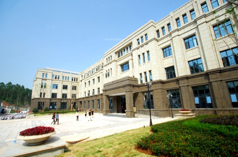 多图！电子科大宜宾研究院开学啦，上千名新生……