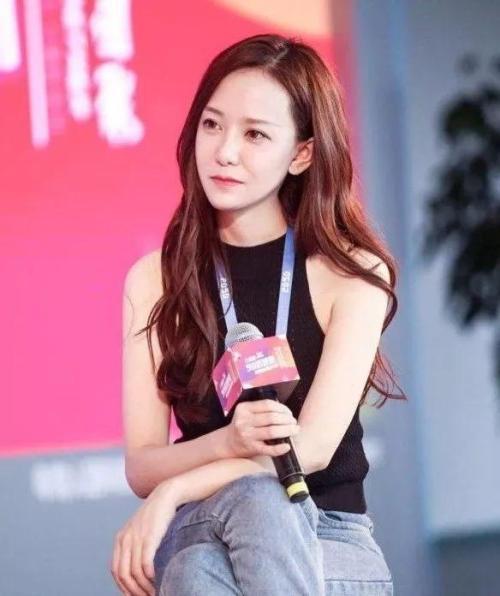 区块链第一美女网红吃*眠药安**自杀直播将空气币价格爆拉20%