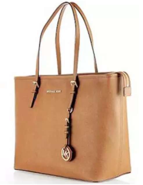 同一款包多个价格怎么选,代购包比专柜便宜多少是正常