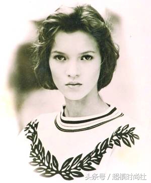 身高不过1米7，还有O型腿，她凭什么征服浪子德普叔和小李子？