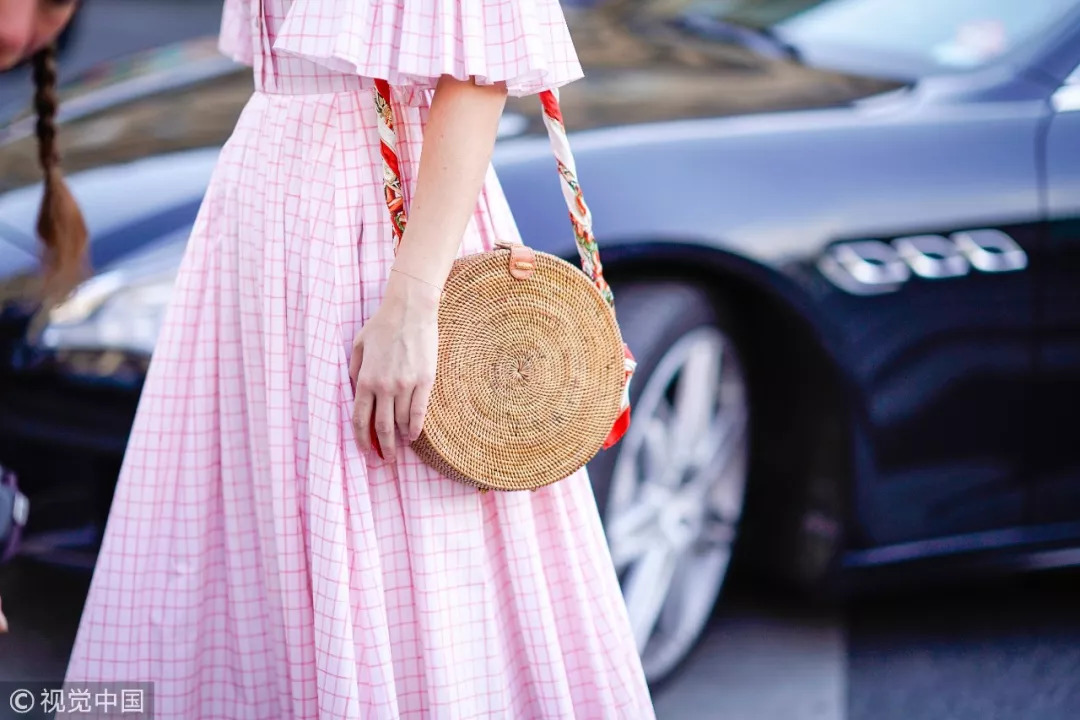 凹造型小包包,包包拍摄怎么凹造型