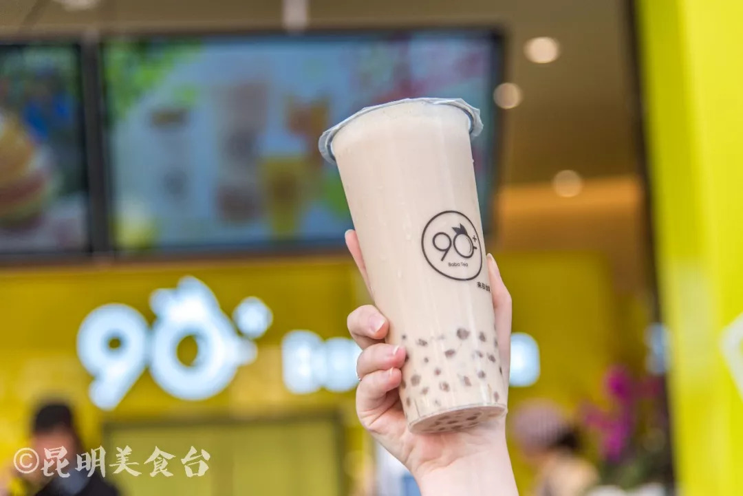 一天卖3万杯的奶茶,一天卖2000多杯奶茶