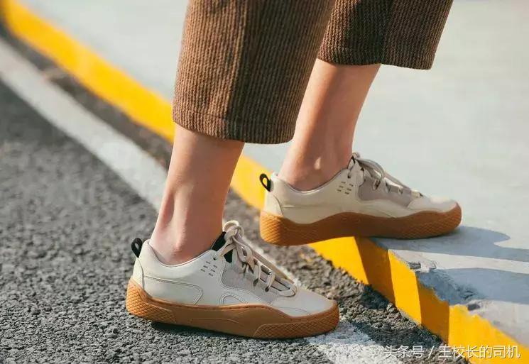 淘宝女士鞋子夏天,夏天在淘宝上卖什么比较好