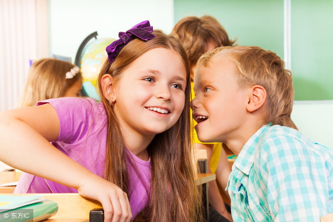 孩子在学校被欺负妈妈到学校教训,孩子在学校受欺负了妈妈该怎么办