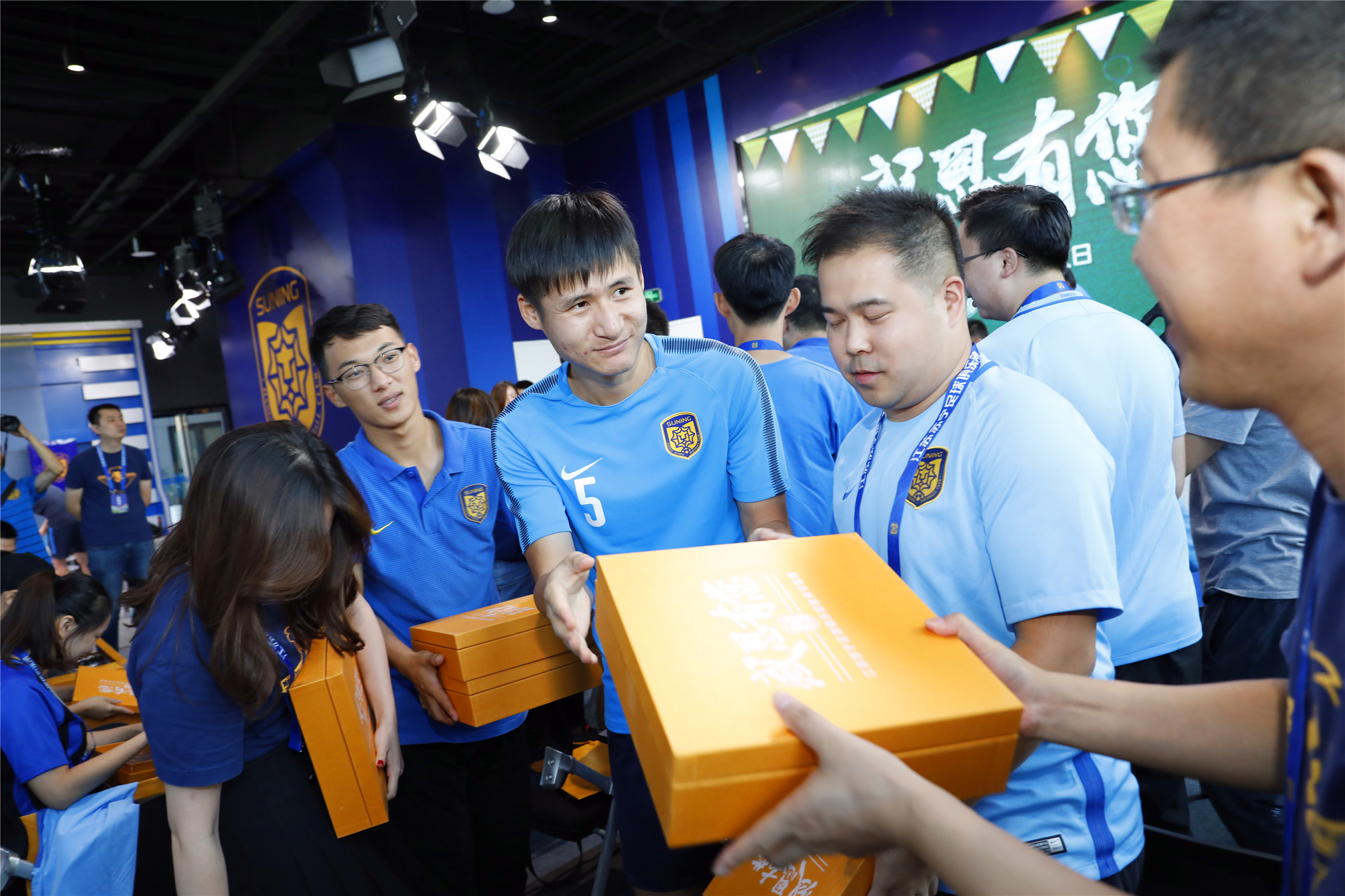 教师节球迷开放日启蒙教练刘平豫讲述李昂、周云、杨笑天成长故事