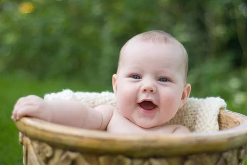 崔玉涛婴儿面部长了痱子用十滴水,小儿脸上长痱子怎样治崔玉涛