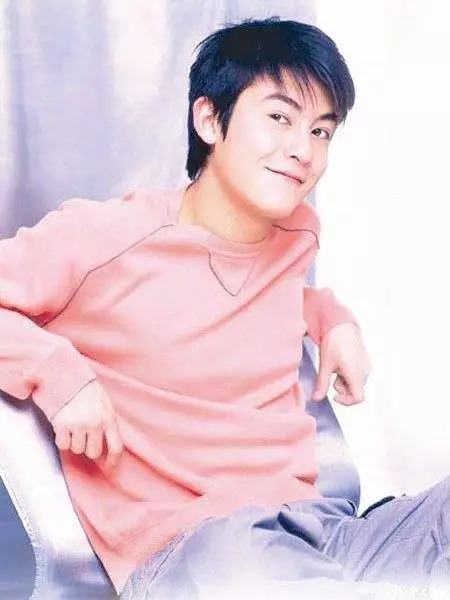 男朋友太帅吸引异性怎么办,如果你的男朋友太帅怎么办