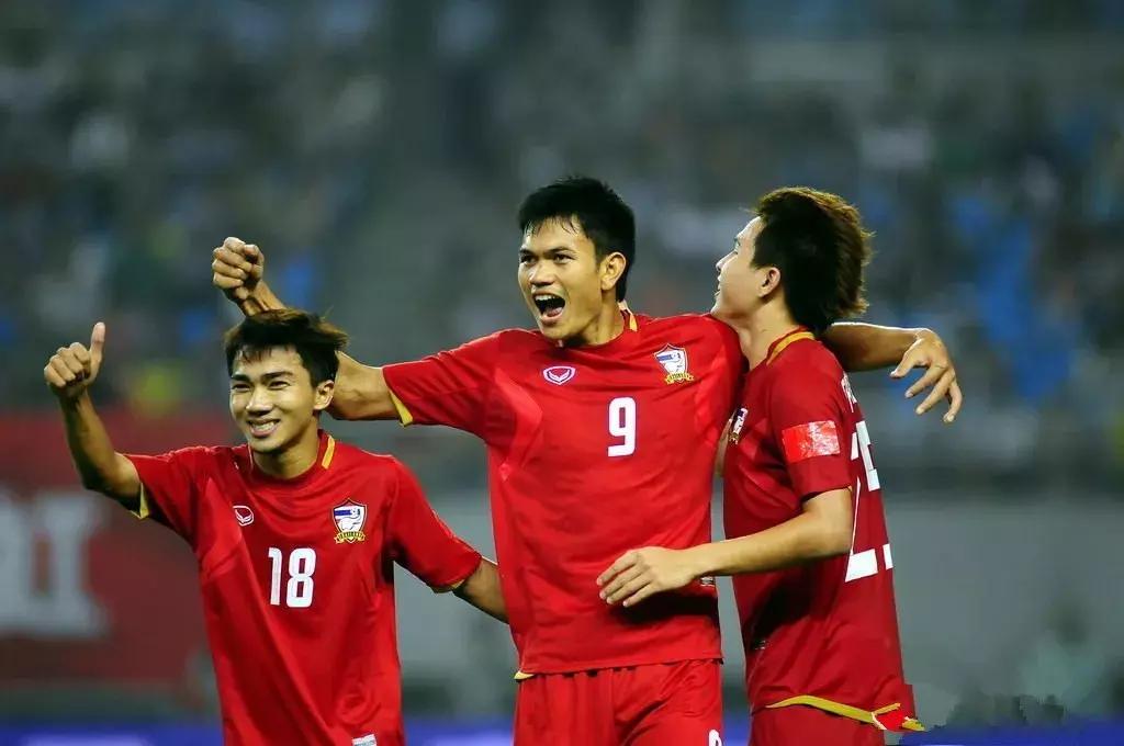 中国男足1:5输给泰国,中国男足0-1输给卡塔尔