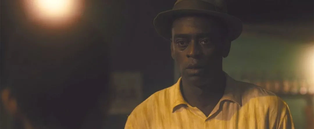 他用双脚让国家停战，这个男人我们等了40年！