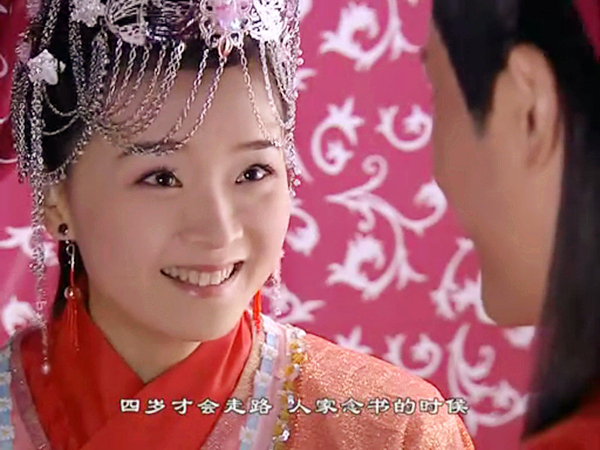 她曾被誉为古装女神,她被称为古装第一美人