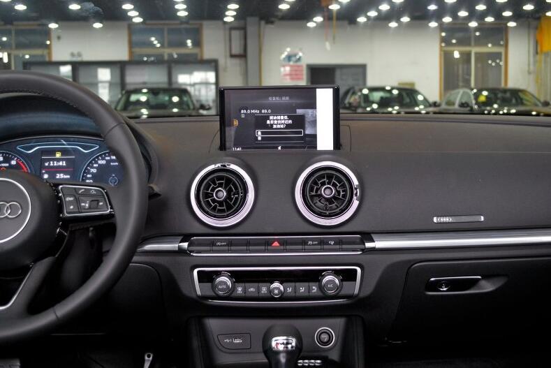 撩妹敞篷小跑,7秒破百,高逼格的豪华品牌,28万起