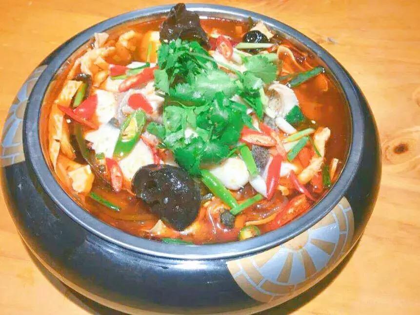 如果你没逛过虎泉夜市，那你真是白上大学了