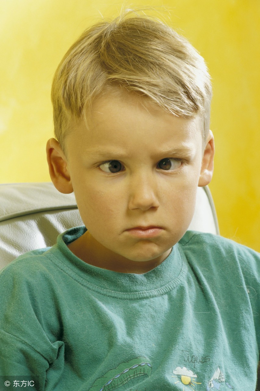 如何辨别宝宝眼睛是否健康斗鸡眼,怎么防止宝宝斗鸡眼