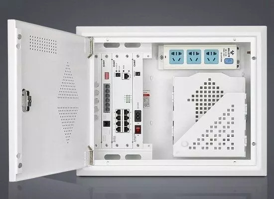 我们轰轰烈烈拆了10面墙，最后，在卧室吃上了烤翅……