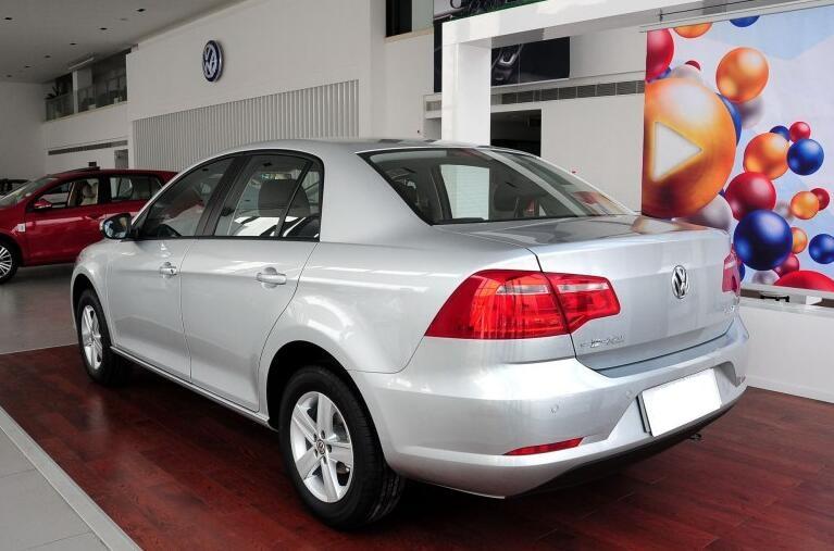 5万左右可以入手哪年的朗逸,5万预算买二手朗逸还是桑塔纳