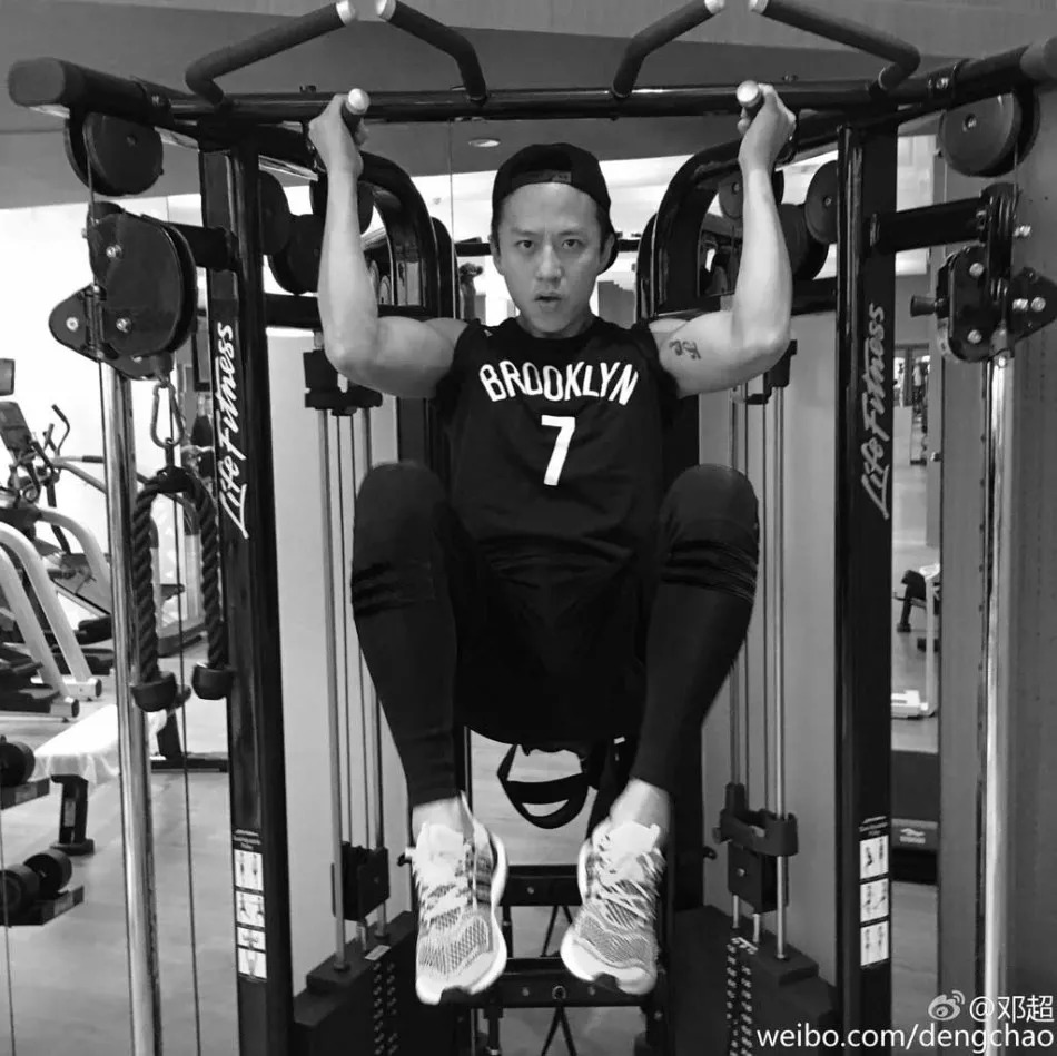 邓超为新戏暴瘦40斤，晕厥6次，网友：“简直是中国版阿米尔汗”